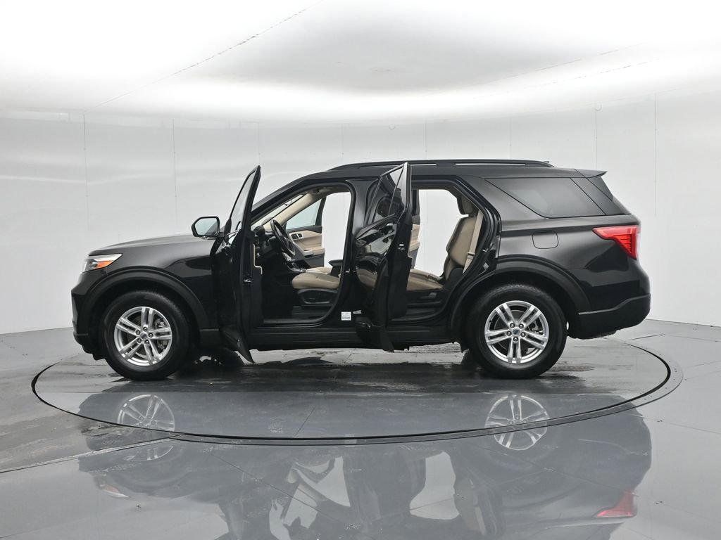 Used 2022 Ford Explorer XLT image 38