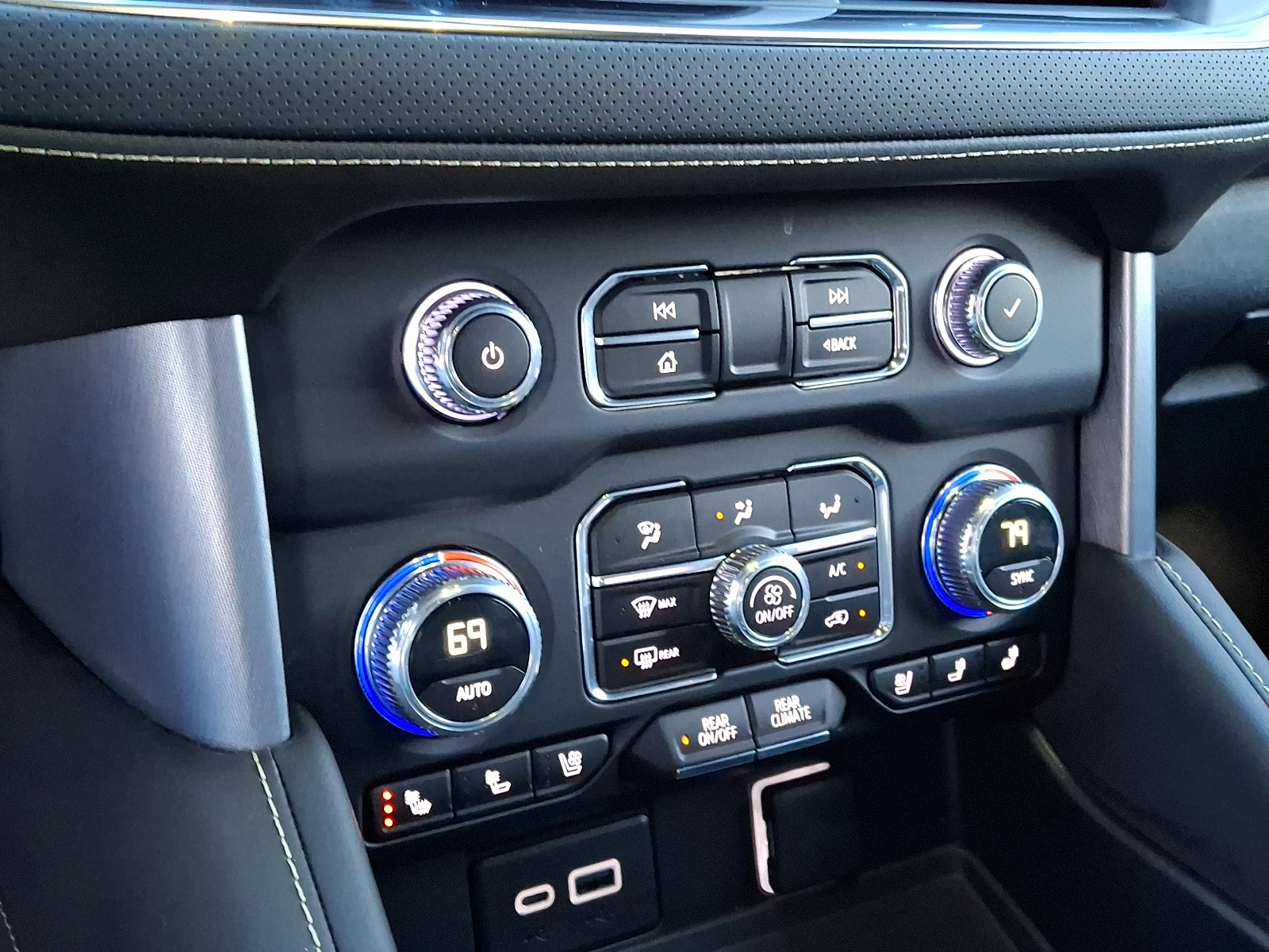 Certified 2023 GMC Yukon SLT w/ SLT Luxury Package image 23
