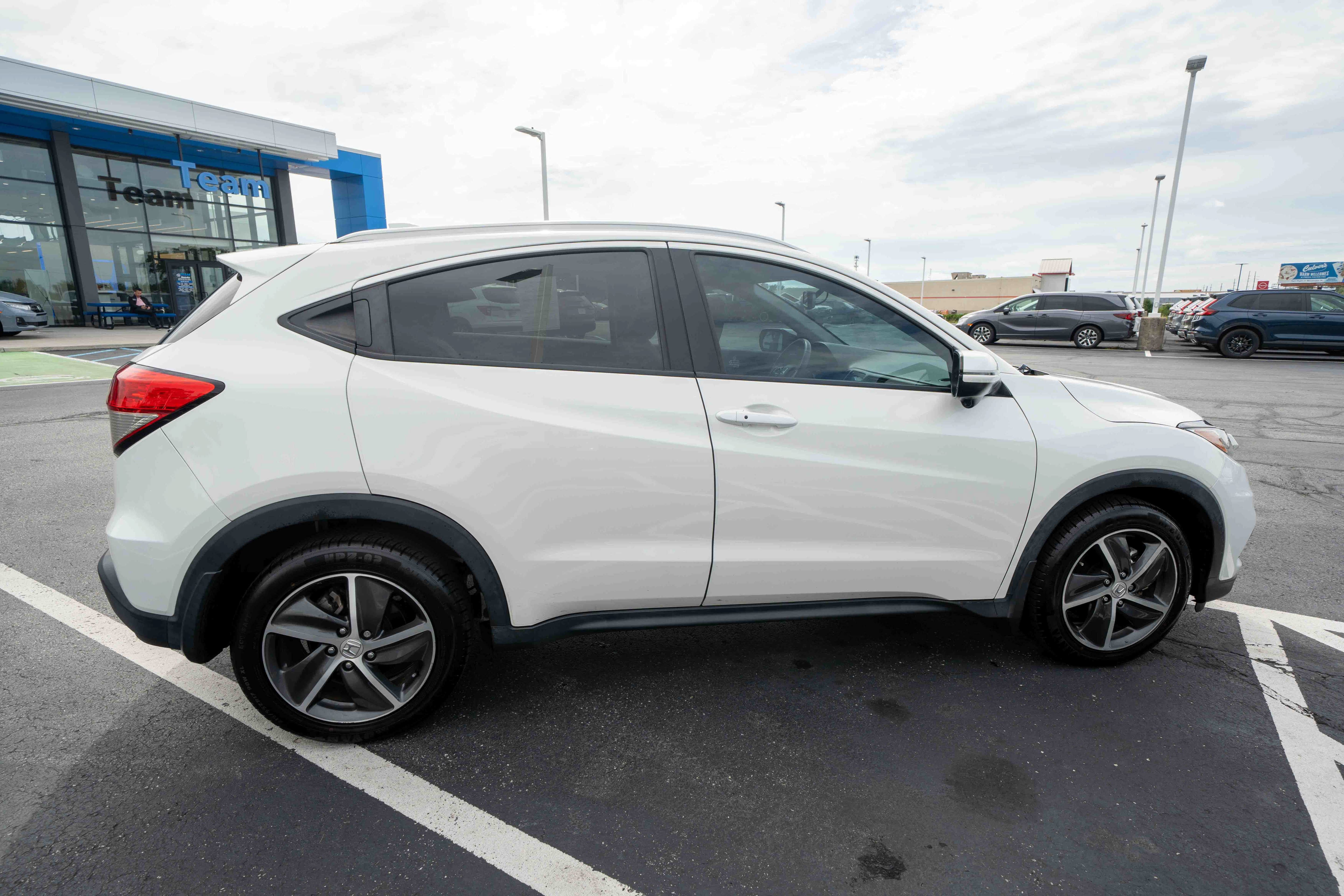 Certified 2022 Honda HR-V EX-L image 6