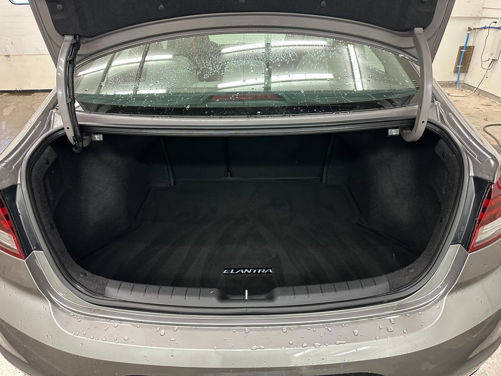 Used 2020 Hyundai Elantra Value Edition image 17