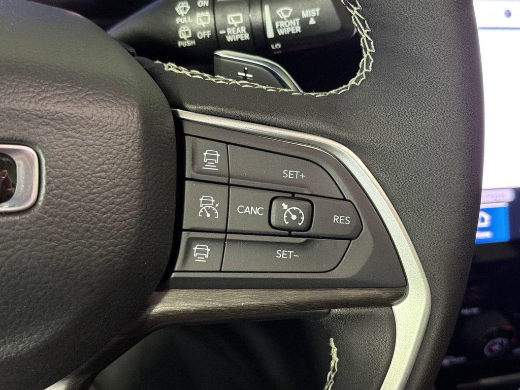 New 2025 Jeep Grand Cherokee Limited image 14