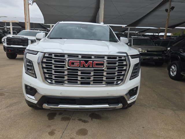 Used 2025 GMC Yukon Denali RWD image 2