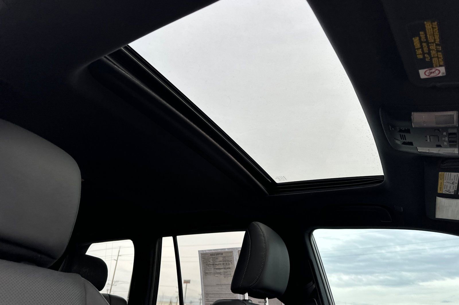 Used 2021 Lexus GX 460 Premium w/ Accessory Package image 19