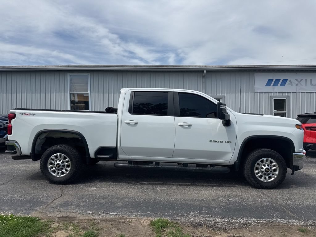 Used 2020 Chevrolet Silverado 2500 LT AWD/4WD image 8