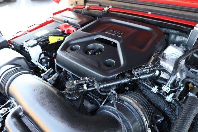 Used 2025 Jeep Wrangler Unlimited Rubicon AWD/4WD image 24