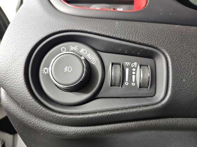 Certified 2023 Jeep Renegade Trailhawk w/ Trailhawk Elite Group image 17