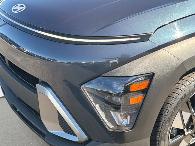 Used 2025 Hyundai Kona SEL FWD image 9