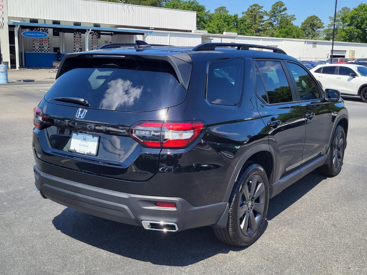 Certified 2025 Honda Pilot Sport image 2