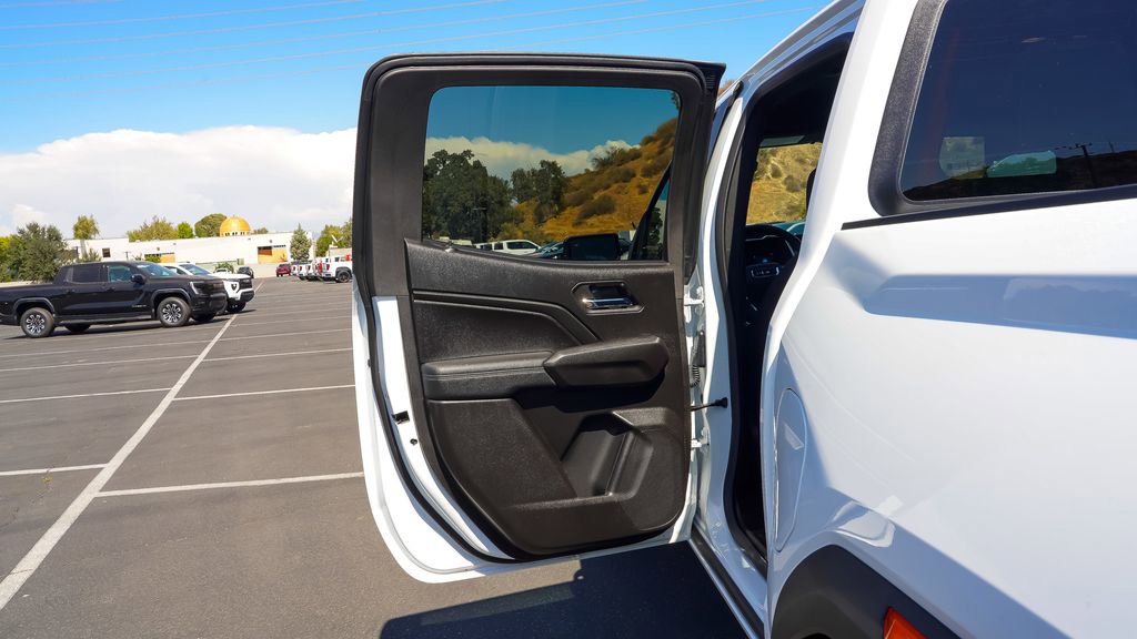 Used 2025 GMC Canyon Elevation image 15