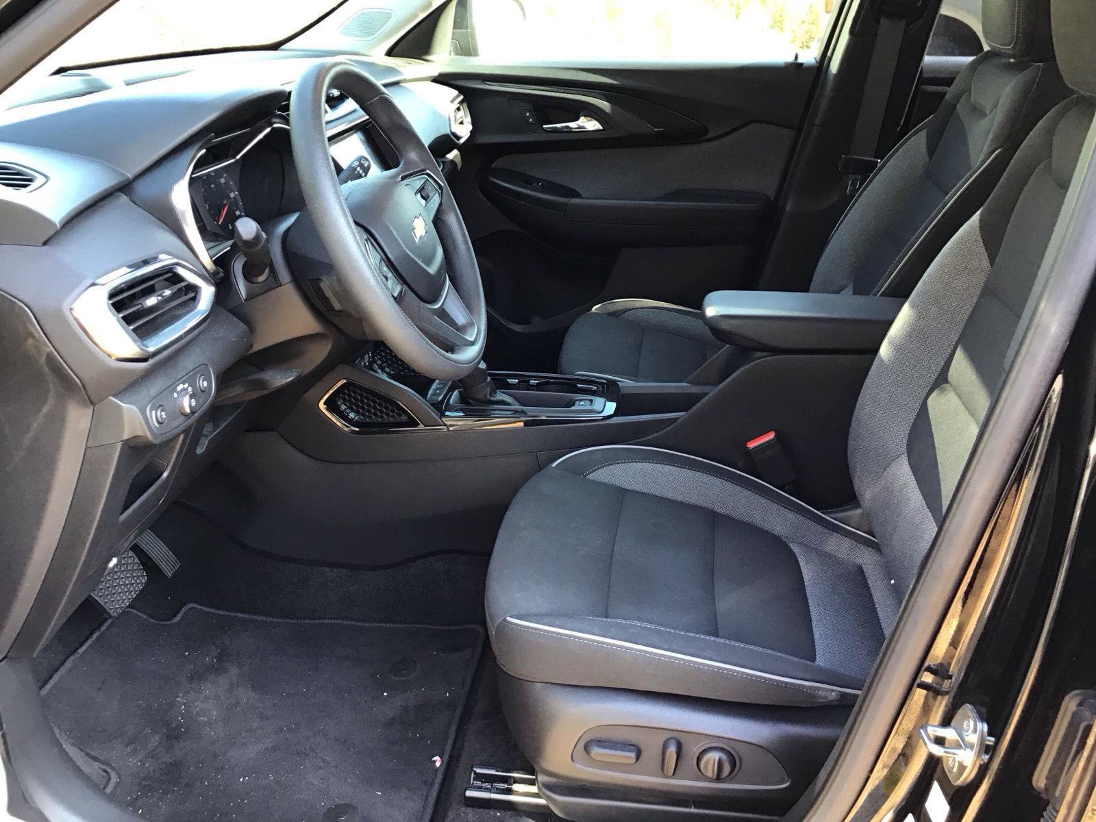 Used 2023 Chevrolet TrailBlazer LT w/ Convenience Package FWD image 10