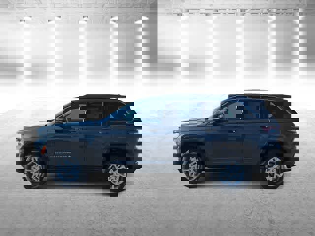 Used 2025 Jeep Grand Cherokee Laredo image 5