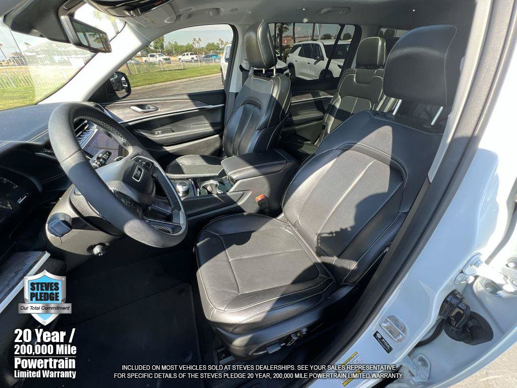 Used 2023 Jeep Grand Cherokee L Limited w/ Luxury Tech Group II RWD image 24