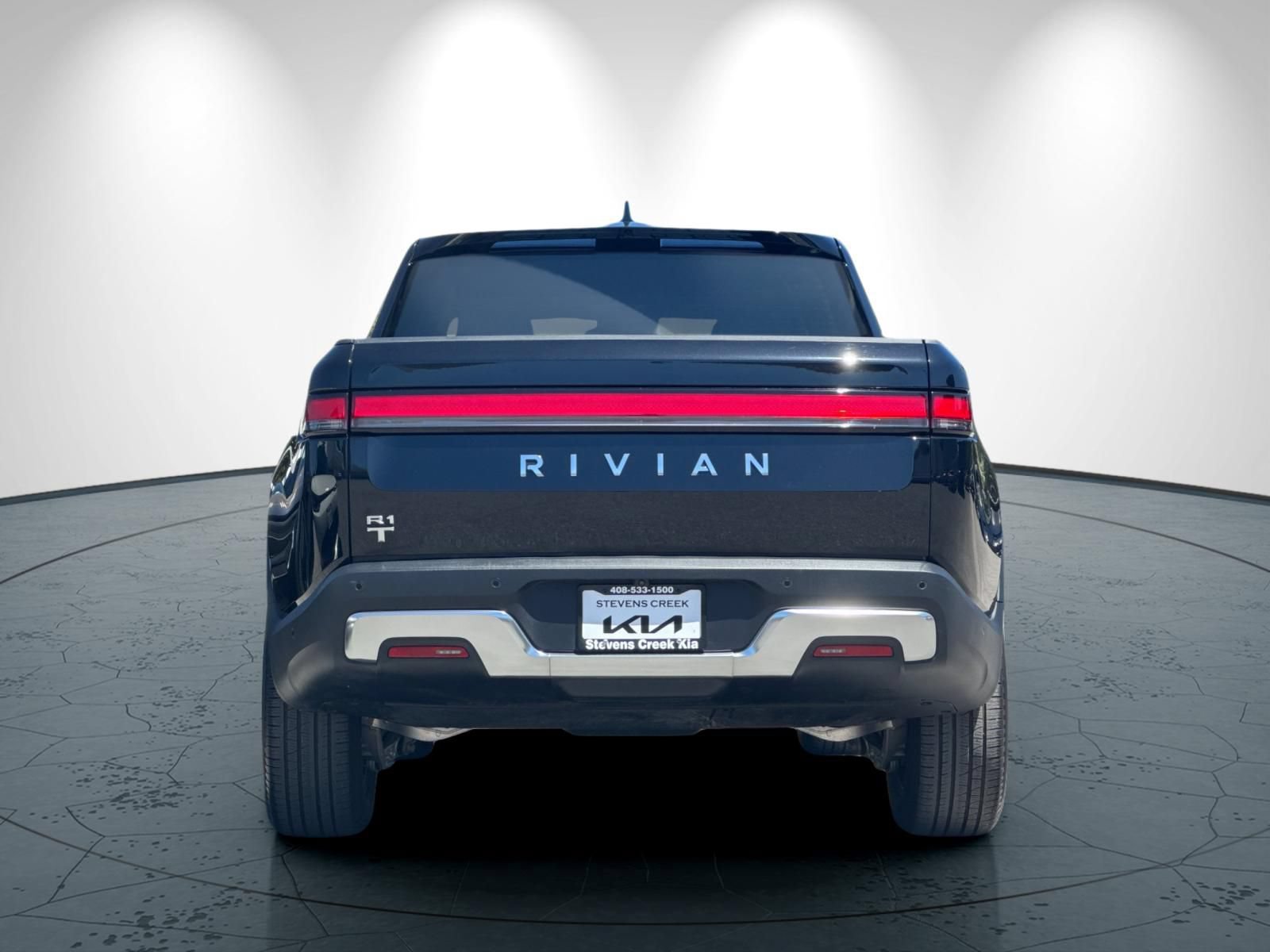 Used 2024 Rivian R1T Adventure Dual AWD/4WD image 5