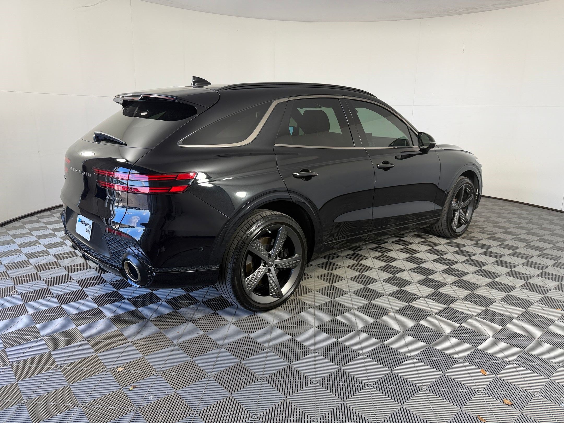Used 2024 Genesis GV70 3.5T Sport w/ Sport Advanced Package AWD/4WD image 9