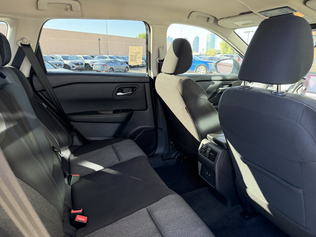 Used 2025 Nissan Rogue SV FWD image 36