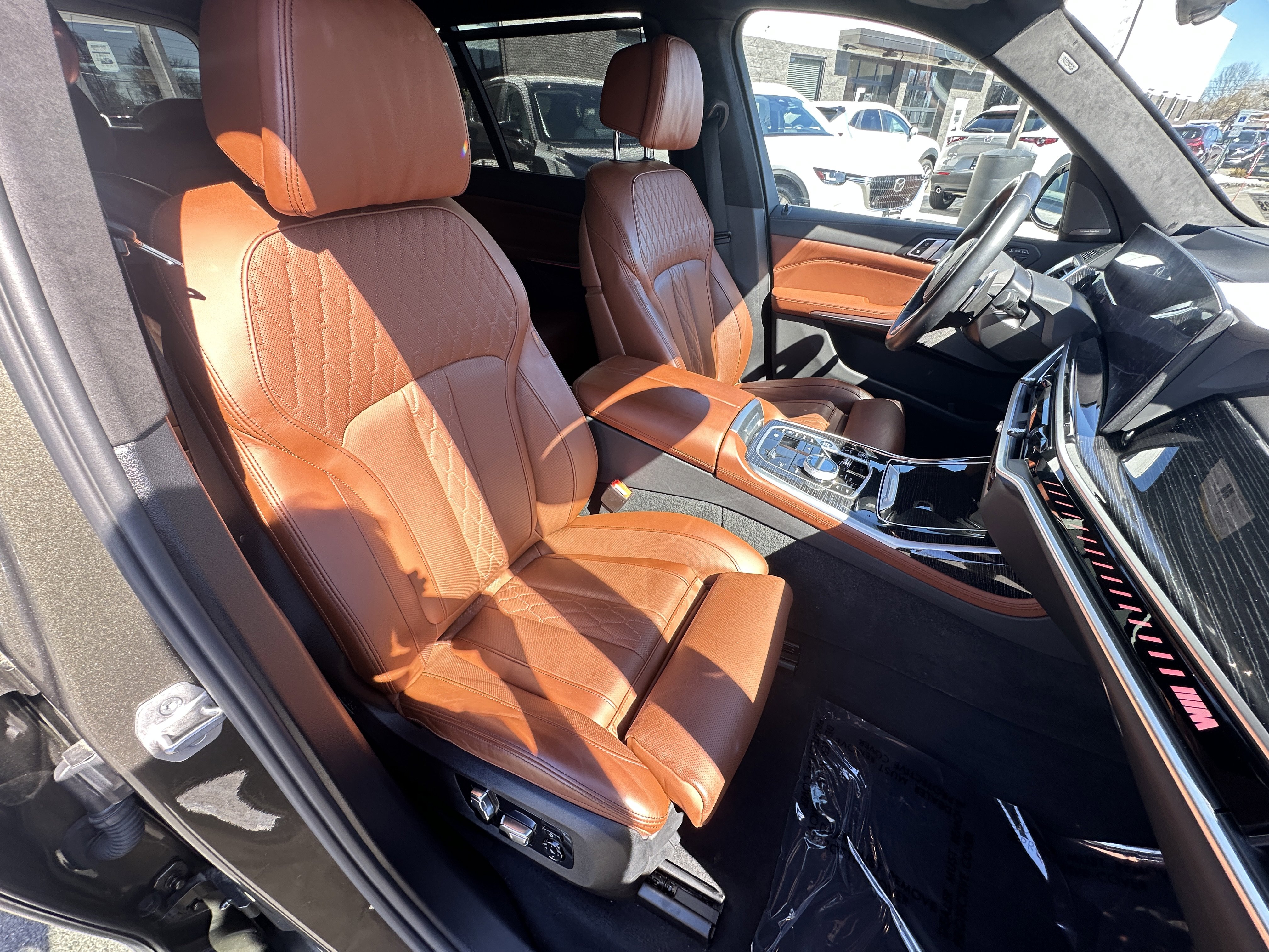 Used 2023 BMW X7 M60i w/ Executive Package image 61