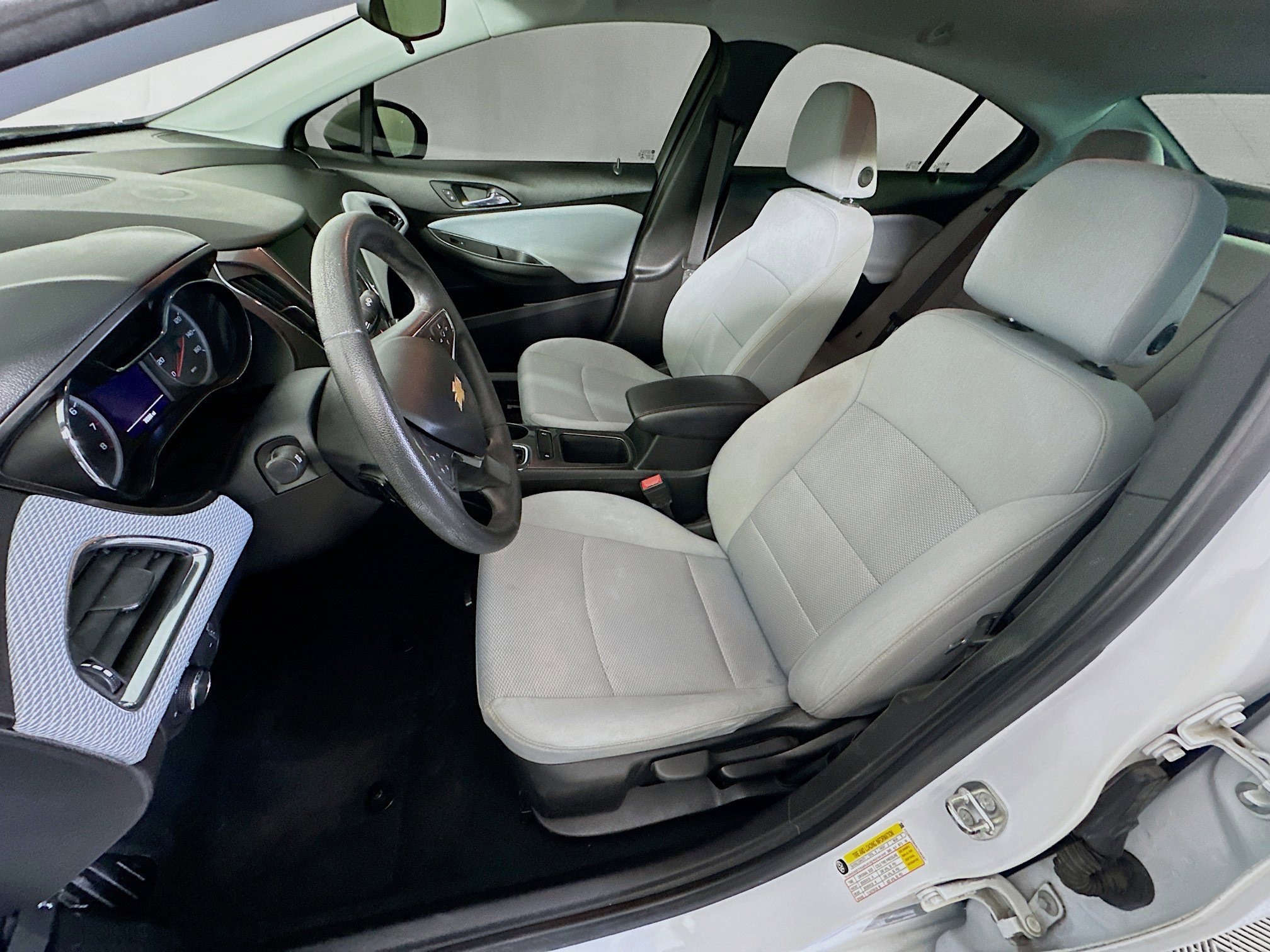 Used 2019 Chevrolet Cruze LT image 13