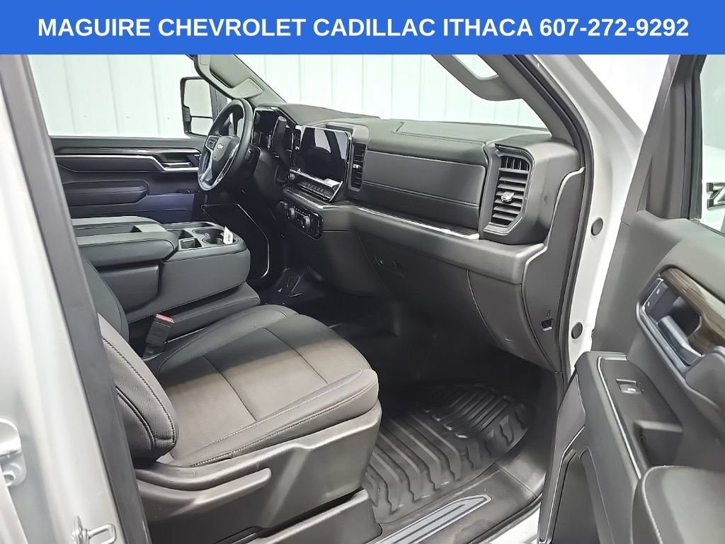 Used 2025 Chevrolet Silverado 2500 LT AWD/4WD image 15
