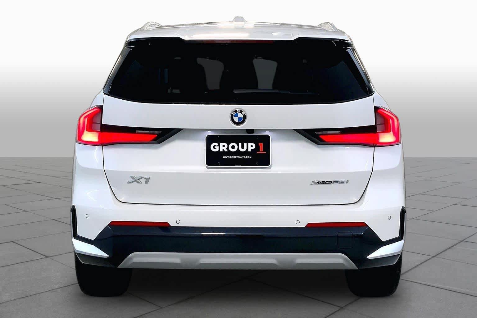 Used 2024 BMW X1 xDrive28i w/ Premium Package AWD/4WD image 4