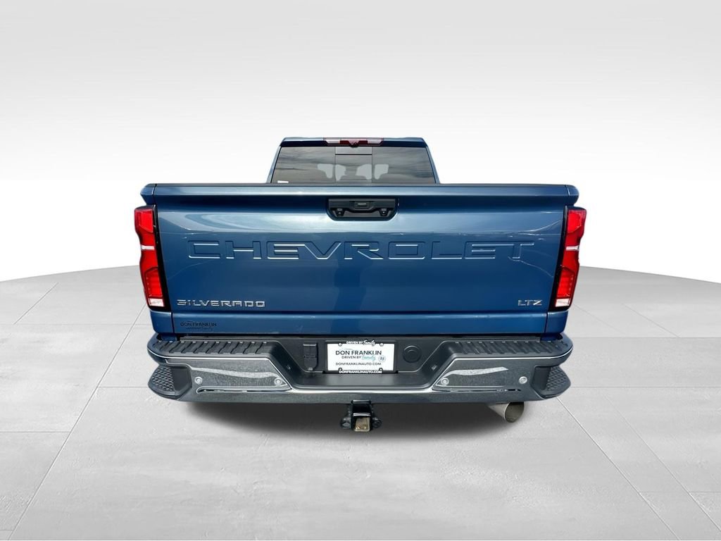 Used 2025 Chevrolet Silverado 2500 LTZ w/ LTZ Premium Package AWD/4WD image 7