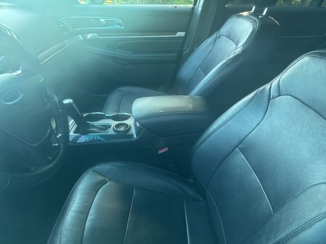 Used 2017 Ford Explorer Limited image 12