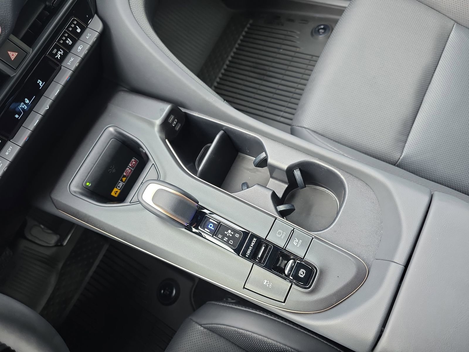 Used 2023 Toyota Crown XLE image 24