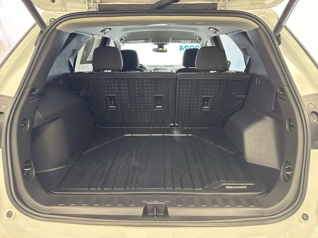 Certified 2024 Chevrolet Equinox LT w/ LPO, Floor Liner Package FWD image 23