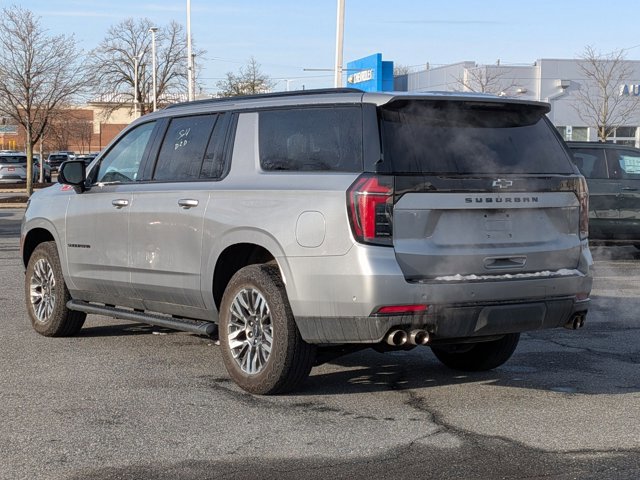 Used 2025 Chevrolet Suburban Z71 image 7