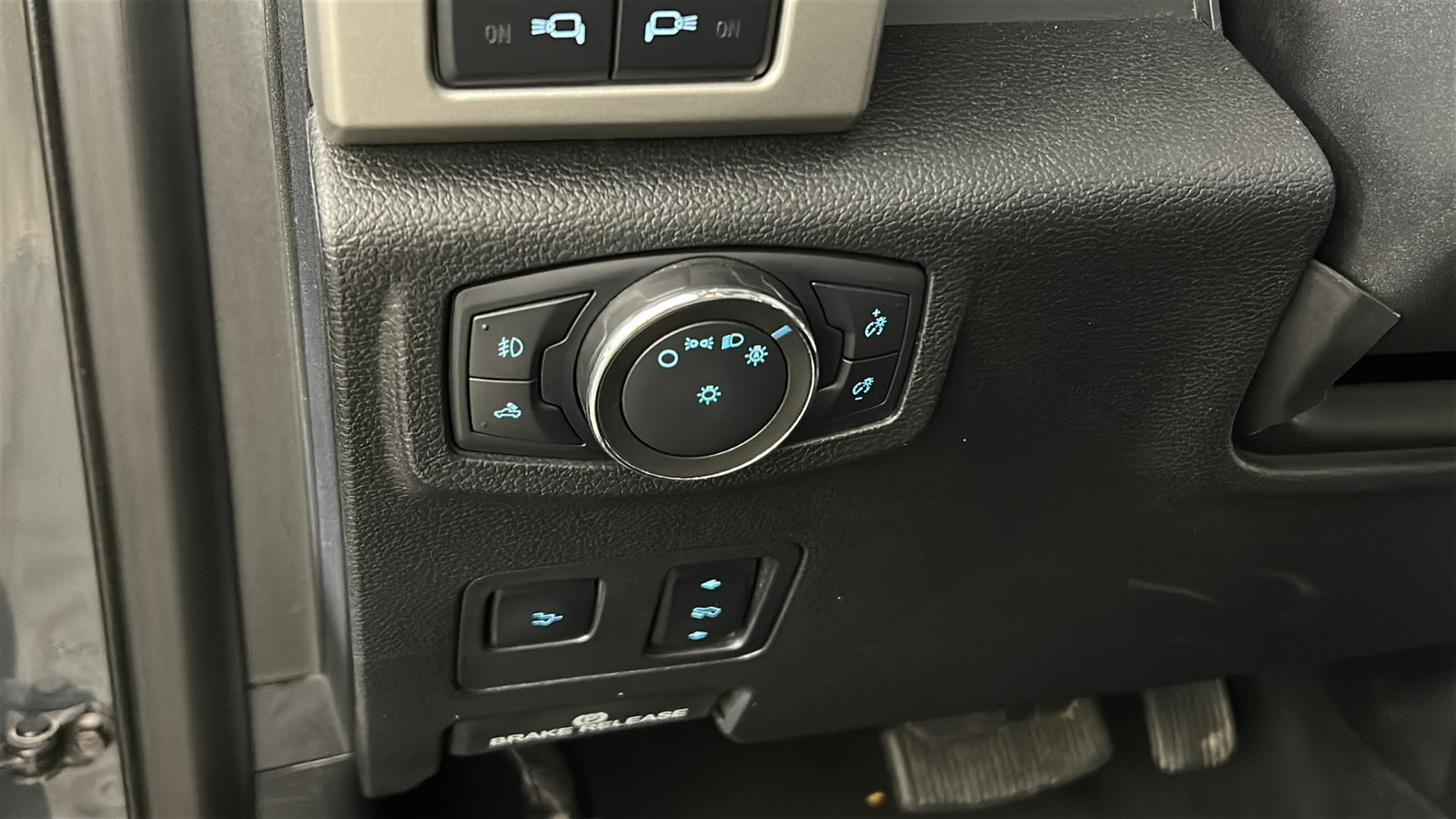 Used 2021 Ford F350 Lariat AWD/4WD image 23