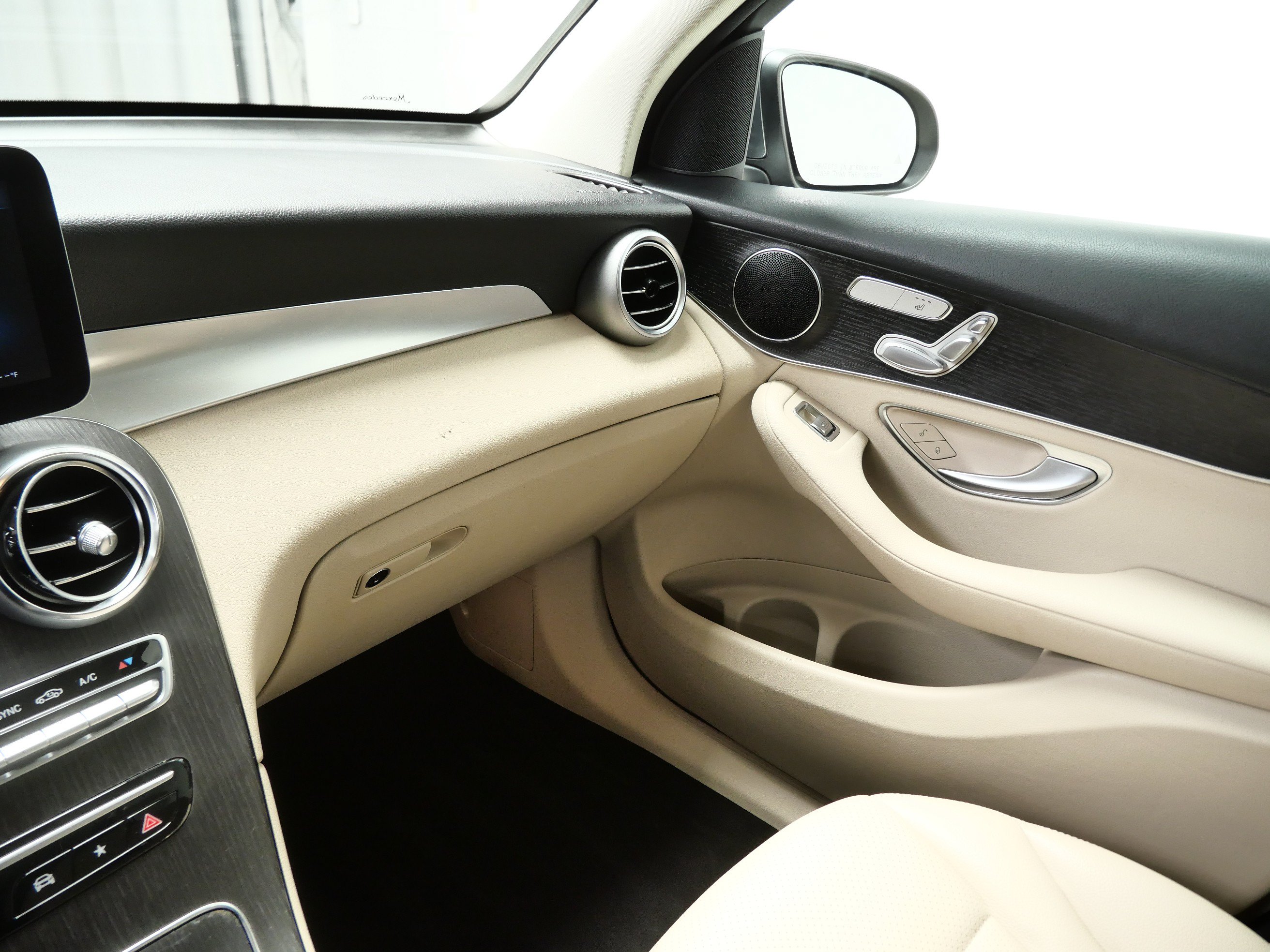 Used 2022 Mercedes-Benz GLC 300 4MATIC image 20