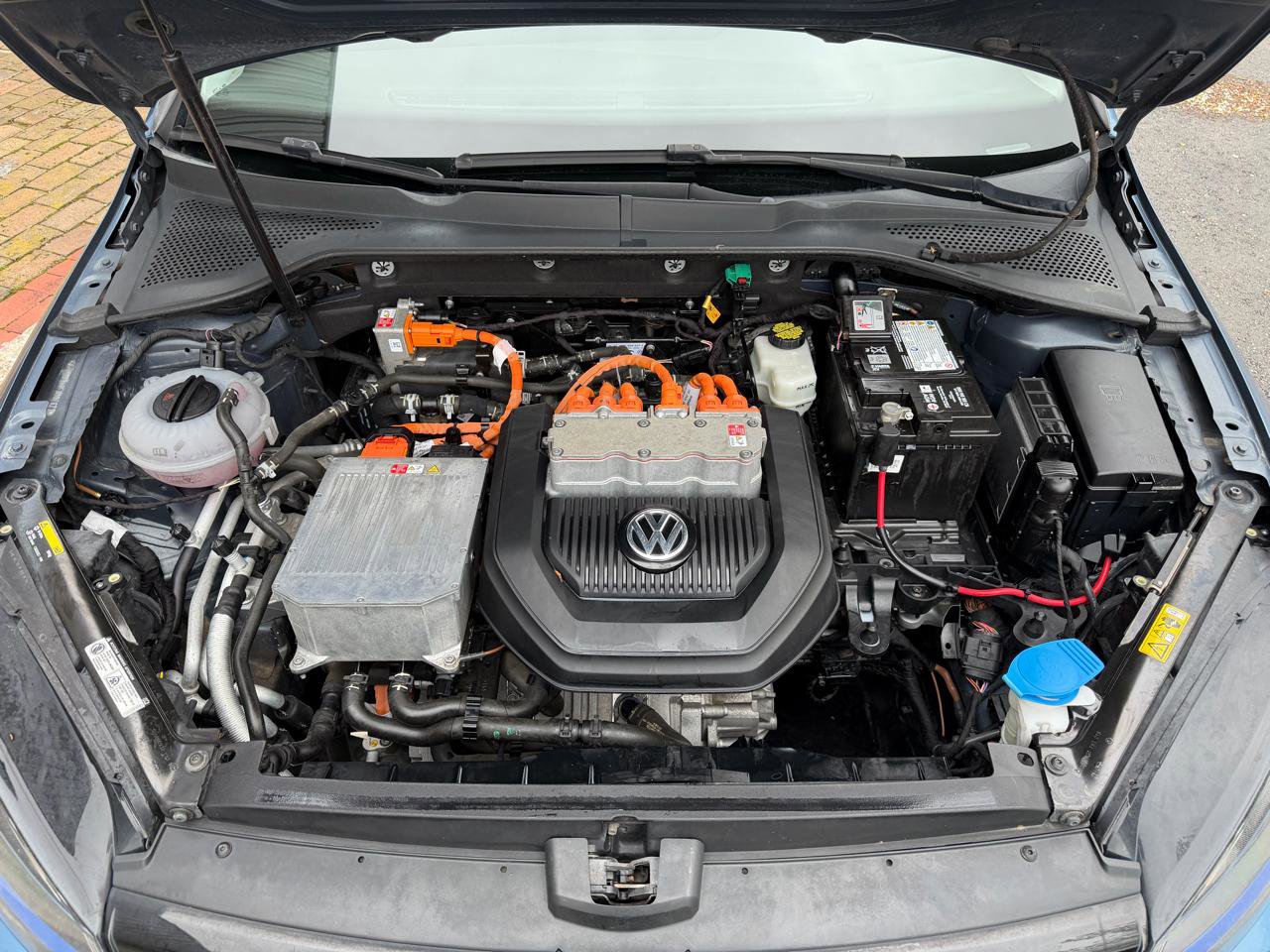 Used 2015 Volkswagen e-Golf SEL Premium image 47