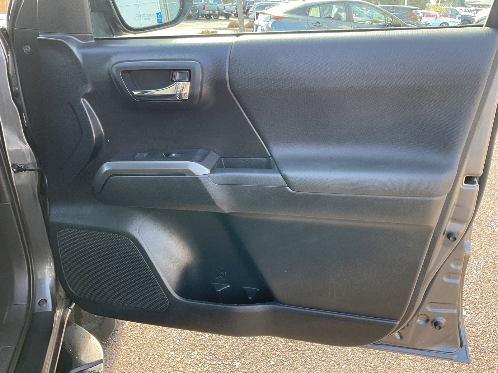 Used 2020 Toyota Tacoma TRD Sport image 13