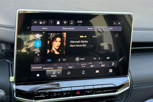 New 2026 Jeep Compass Limited image 15