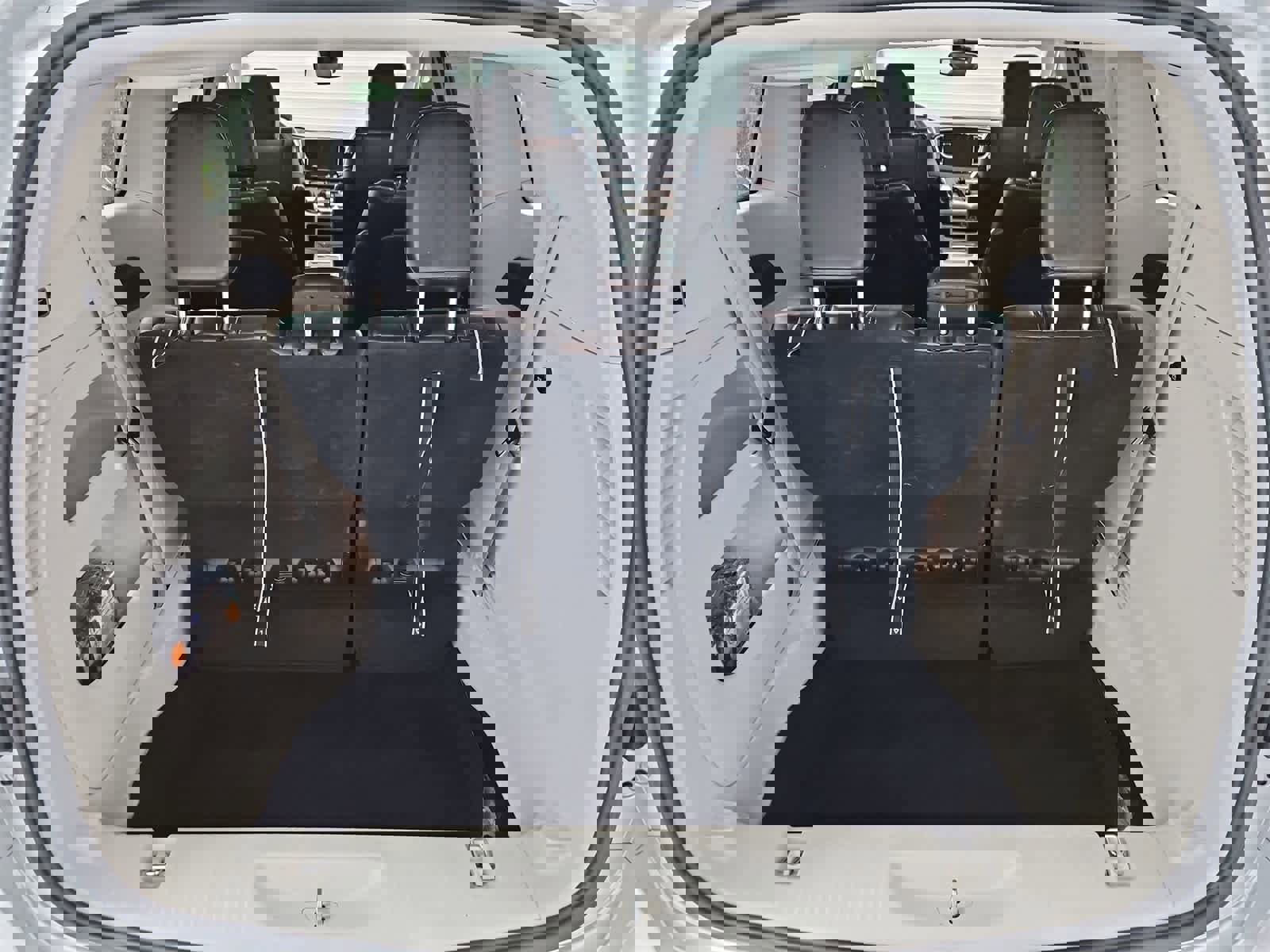 Used 2024 Chrysler Pacifica Touring-L image 34