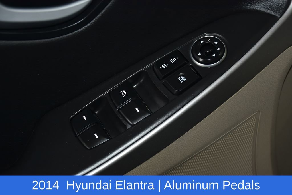 Used 2014 Hyundai Elantra GT w/ Option Group 02 FWD image 23