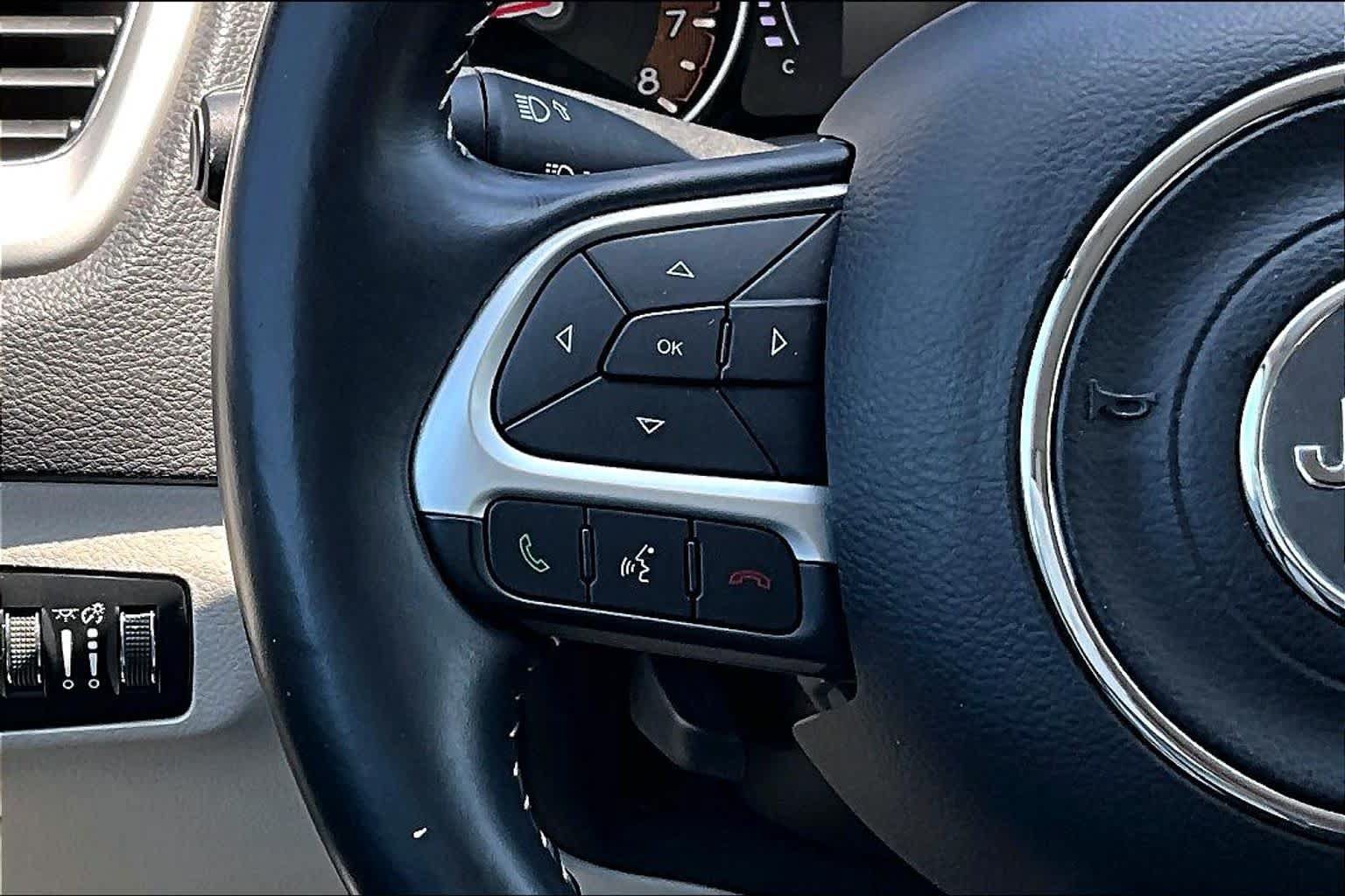 Used 2018 Jeep Compass Latitude AWD/4WD image 23