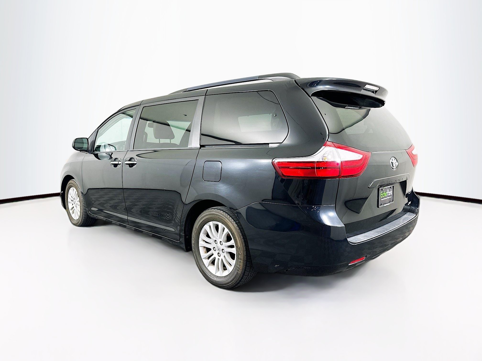Used 2015 Toyota Sienna XLE FWD image 5