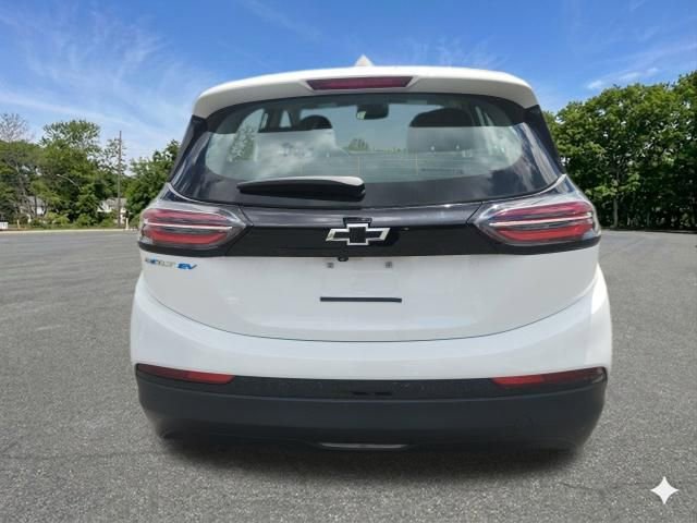Used 2023 Chevrolet Bolt LT w/ Infotainment Package FWD image 7