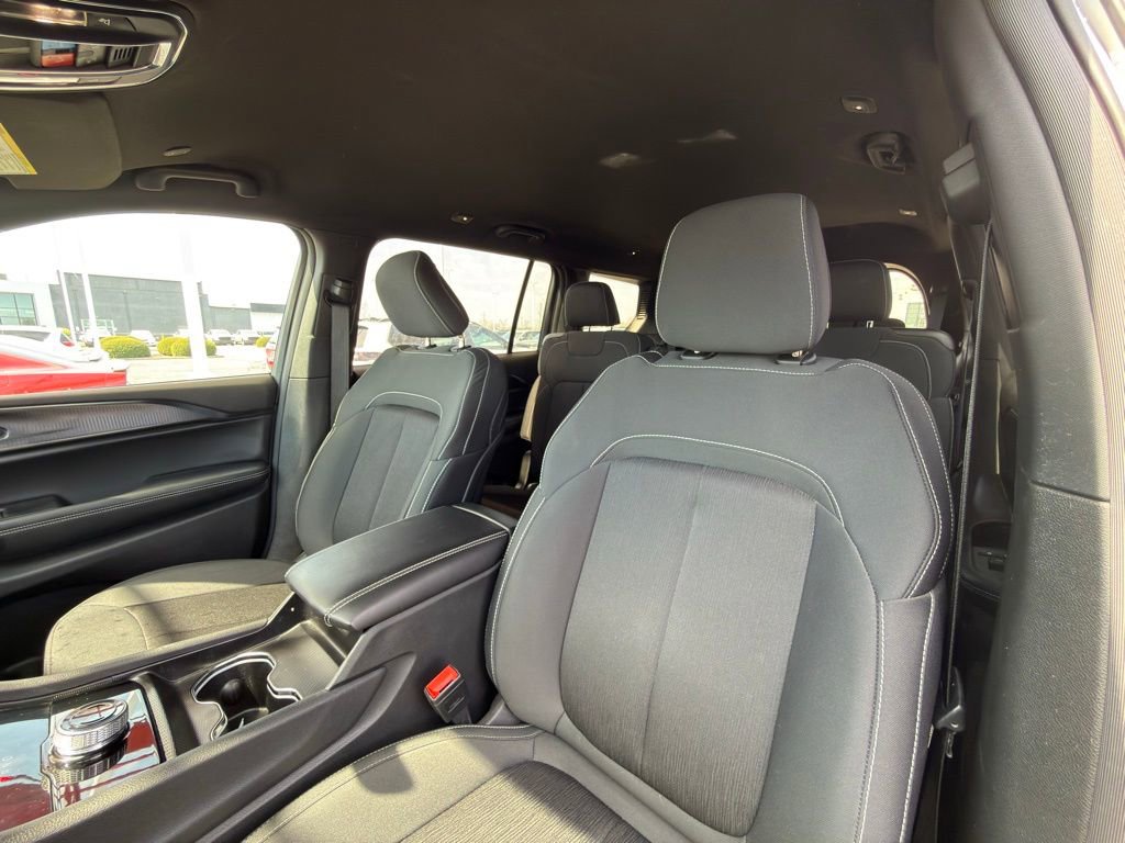 Certified 2025 Jeep Grand Cherokee L Laredo image 13
