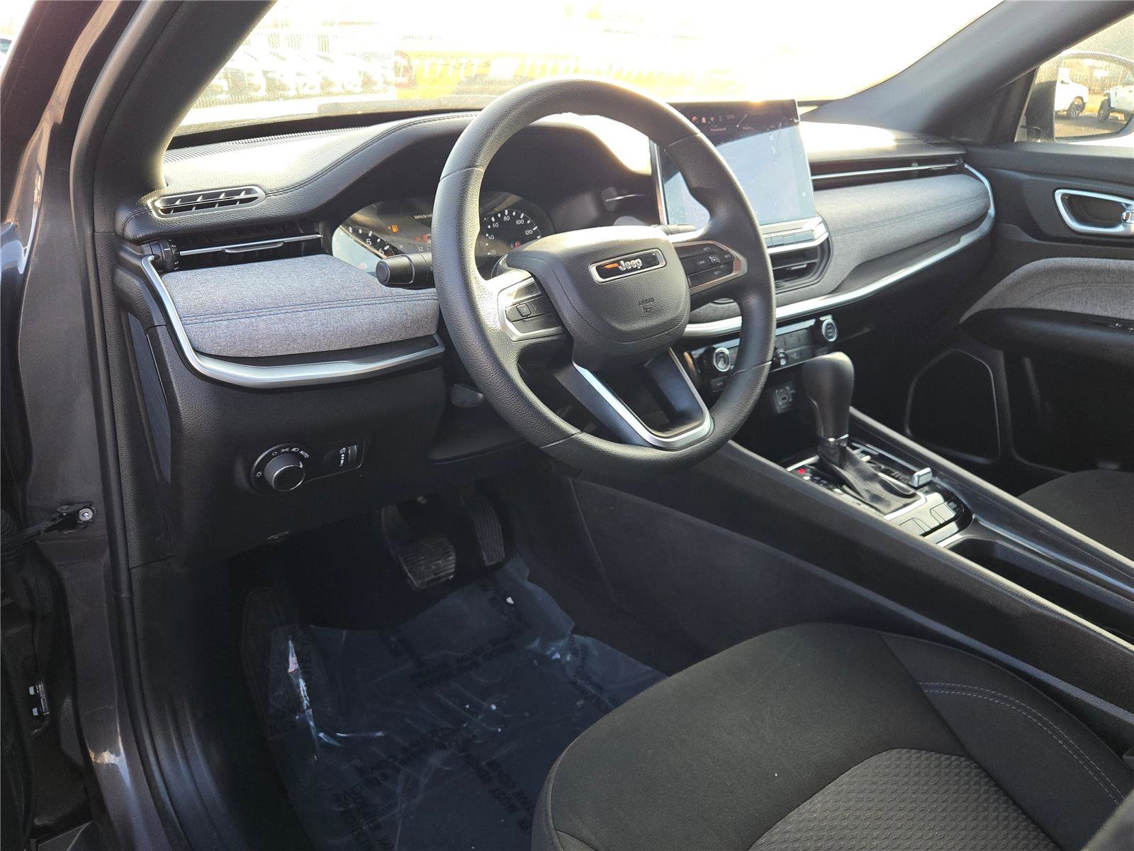 Used 2024 Jeep Compass Sport image 26