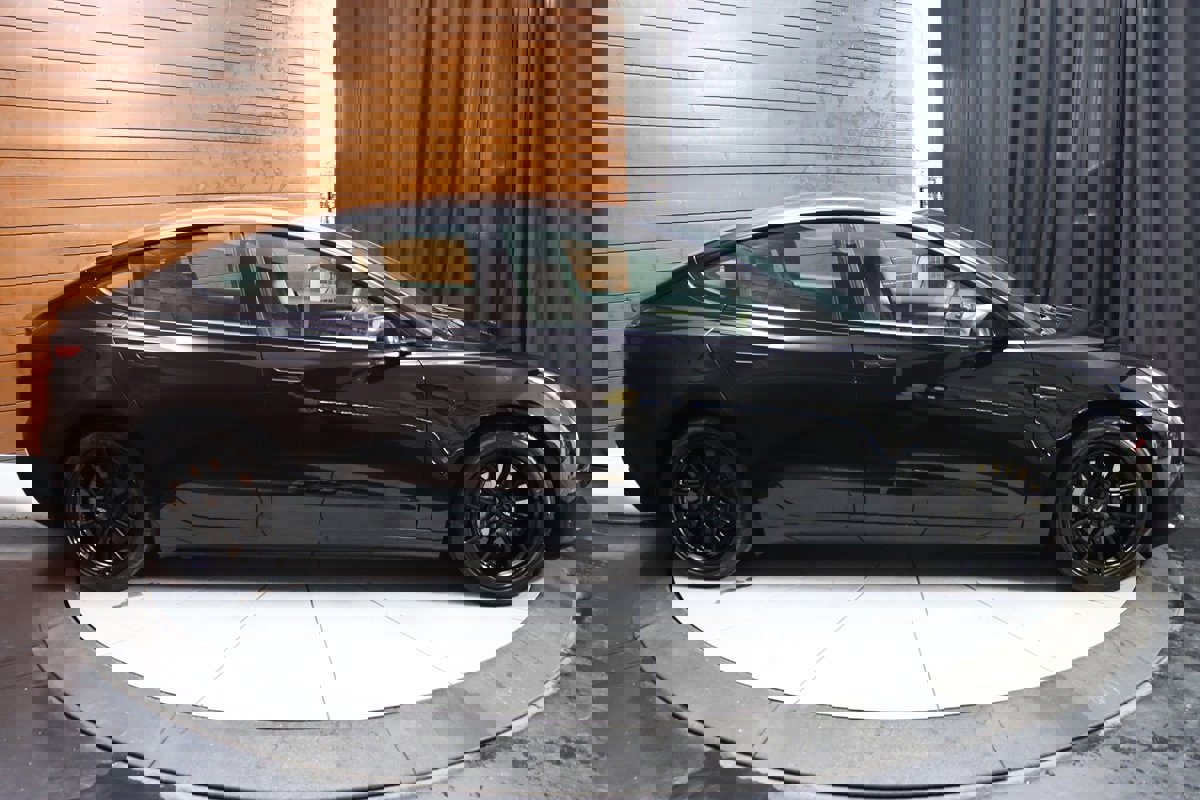 Used 2023 Tesla Model 3 Standard Range image 17