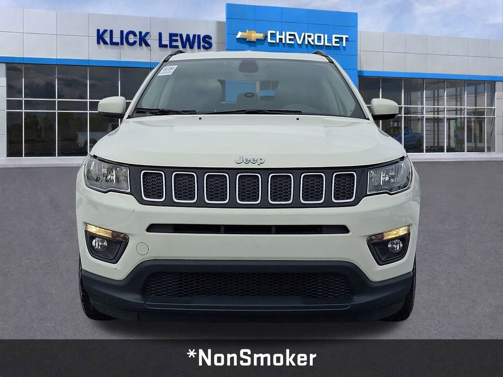 Used 2019 Jeep Compass Latitude w/ Cold Weather Group image 2