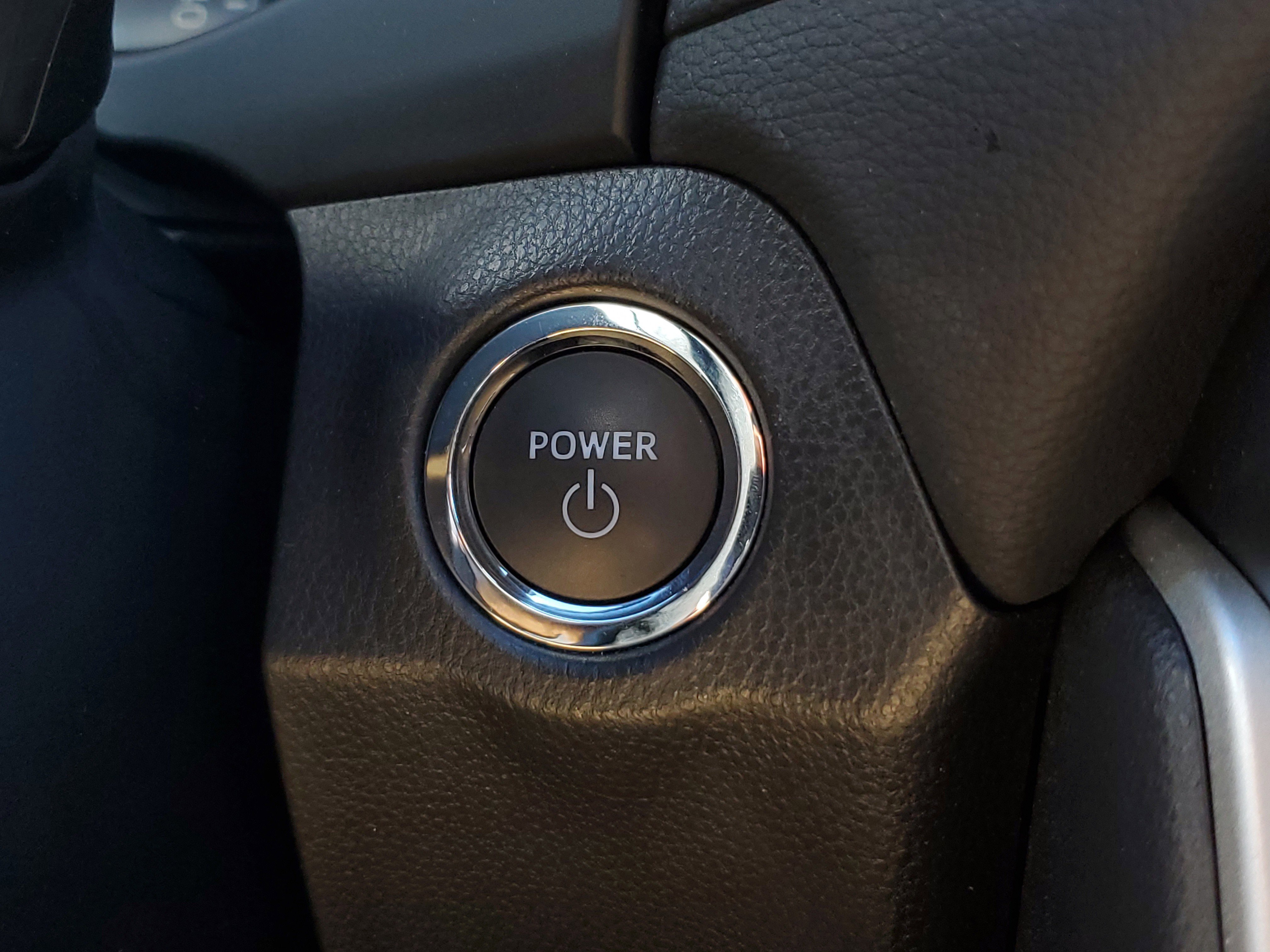 Used 2025 Toyota RAV4 XLE image 30