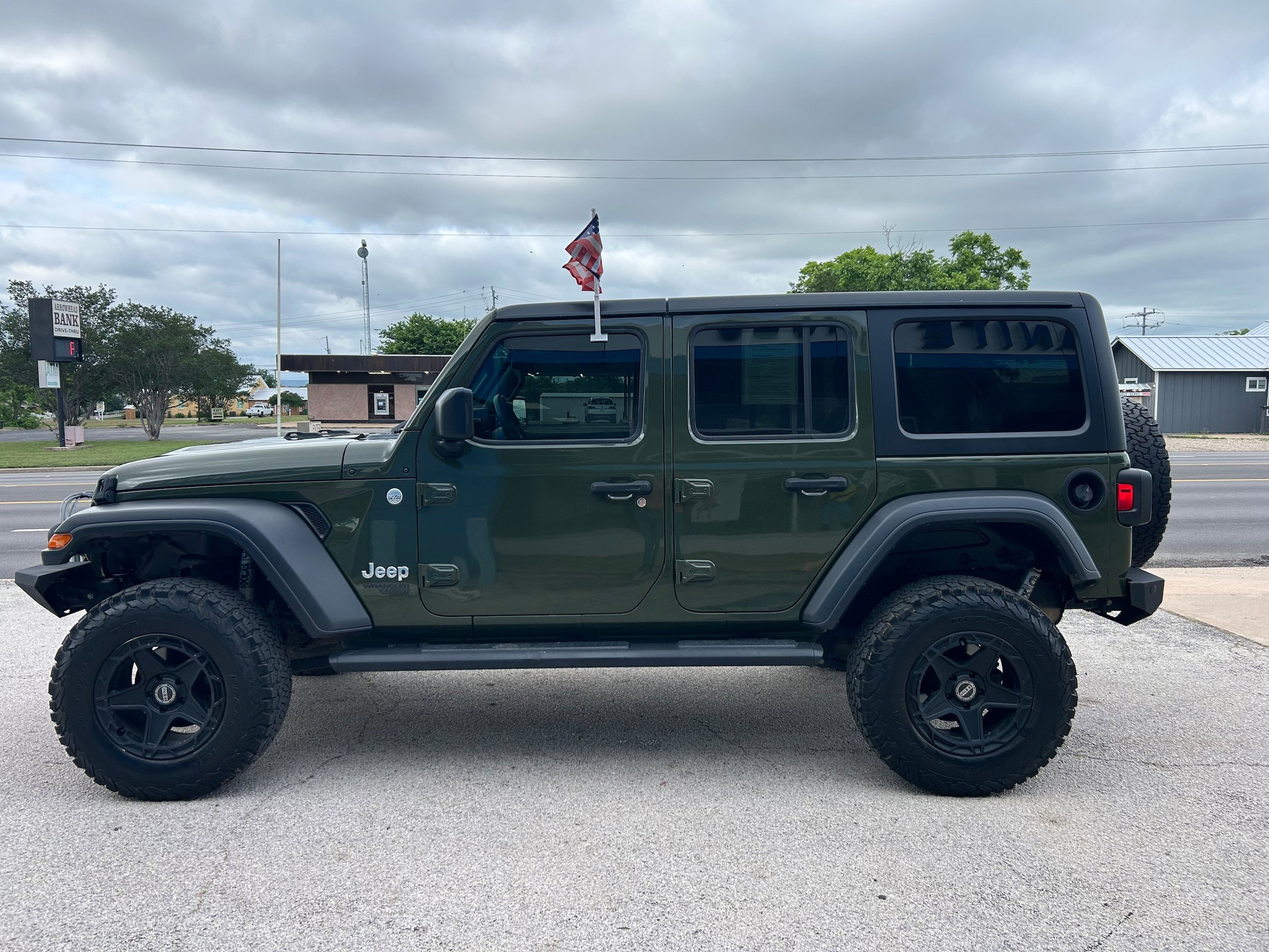 Used 2021 Jeep Wrangler Unlimited Sport AWD/4WD image 4