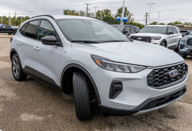 New 2026 Ford Escape ST-Line w/ Cold Weather Package FWD image 2