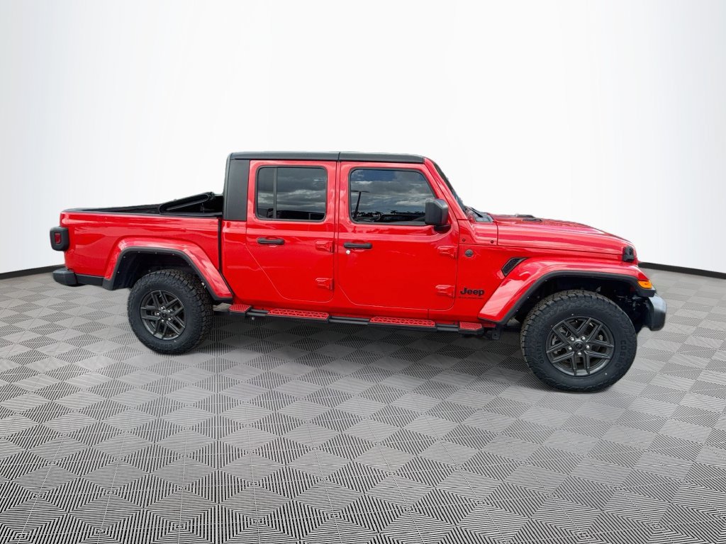 Used 2024 Jeep Gladiator Sport AWD/4WD image 5