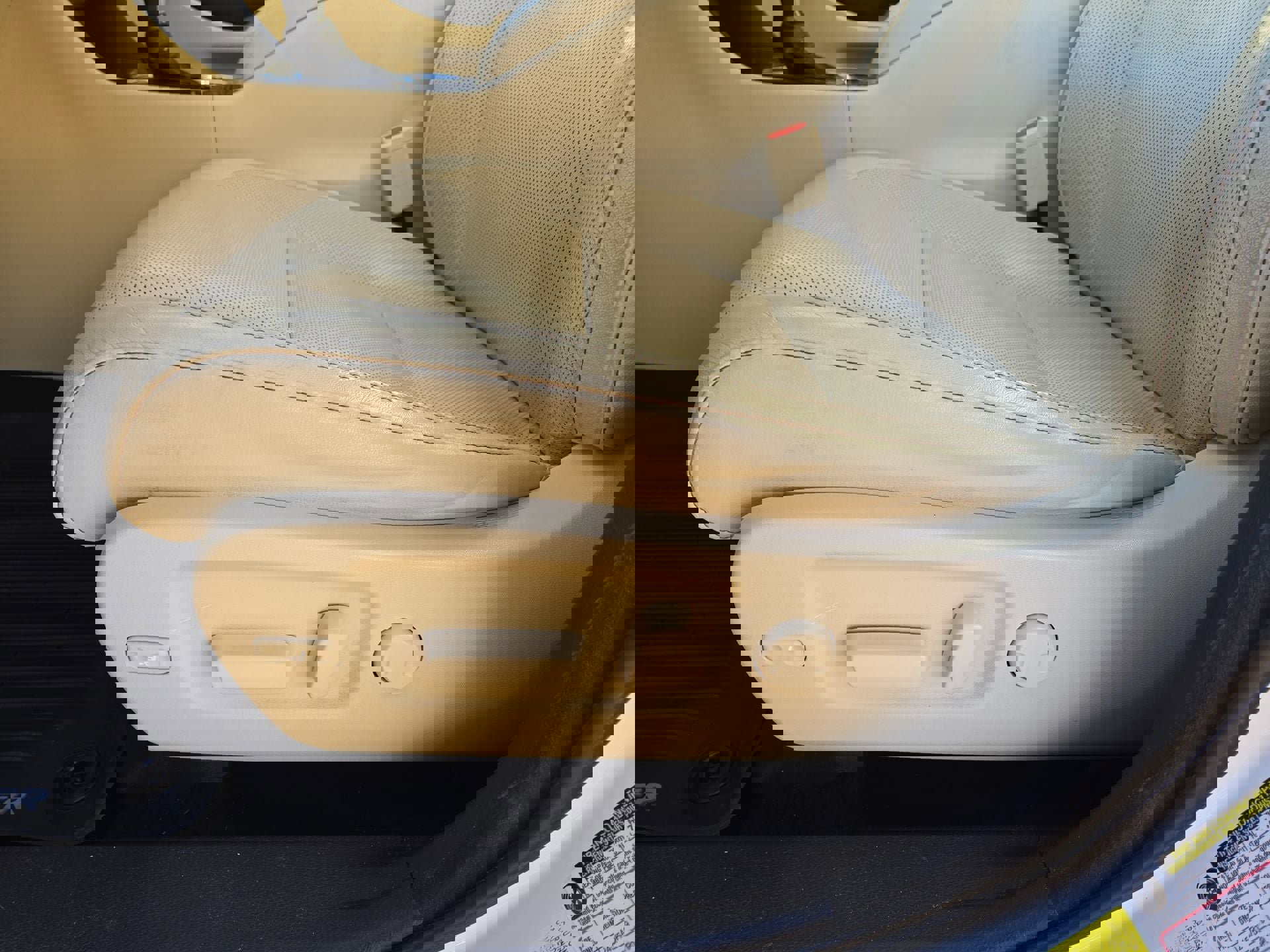 Used 2018 Toyota Highlander Limited Platinum w/ Carpet Mat Package (TMS) image 17