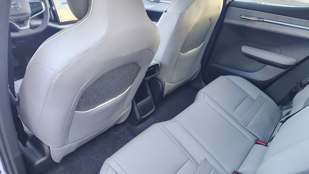 New 2026 Volvo EX30 Ultra w/ Climate Package image 28