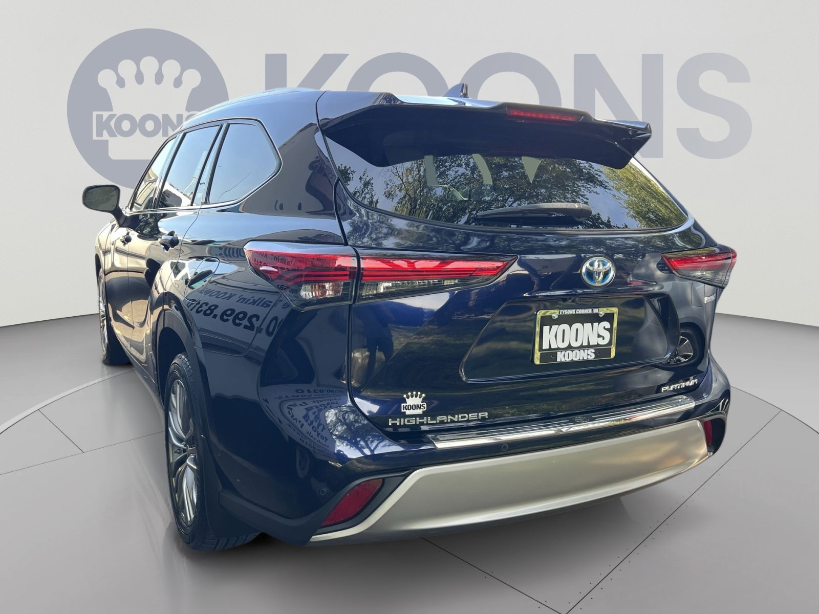 Used 2020 Toyota Highlander Platinum AWD/4WD image 2