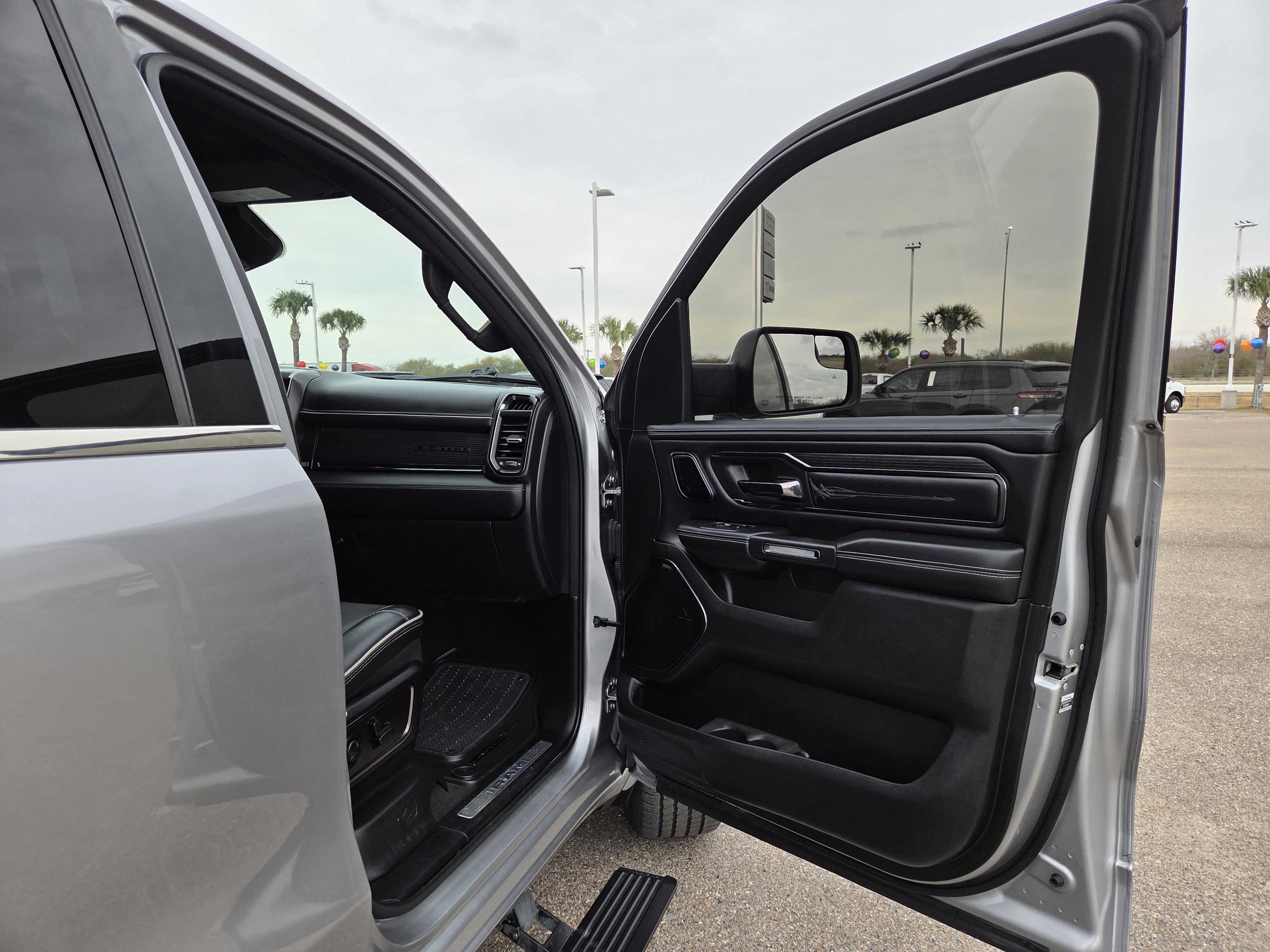 Used 2024 RAM 1500 Limited image 19